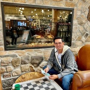 Meet your Posher, Dennis julius